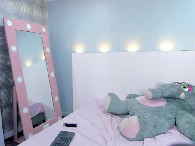 Michelle-Vixen live cam on BongaCams