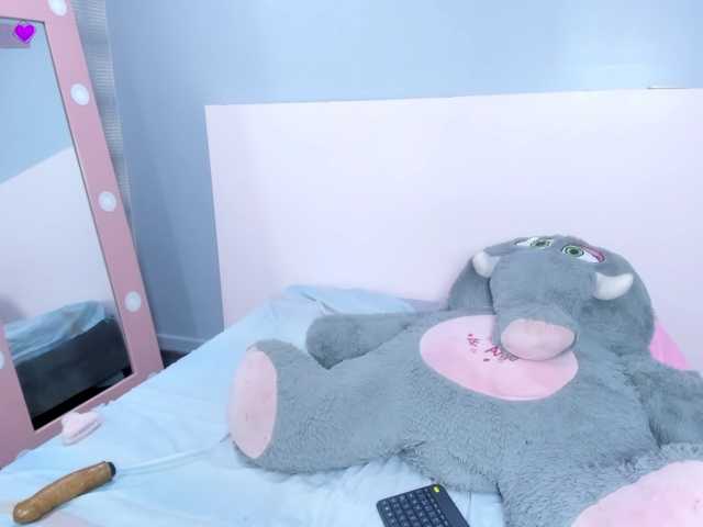 Michelle-Vixen live cam on BongaCams