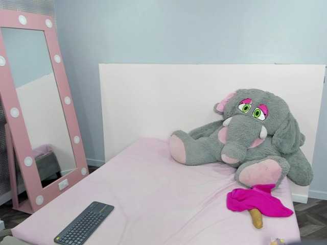 Michelle-Vixen live cam on BongaCams