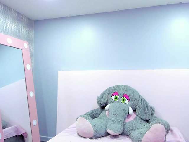 Michelle-Vixen live cam on BongaCams