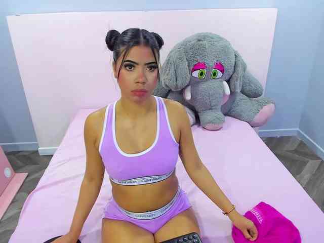 Michelle-Vixen webcam