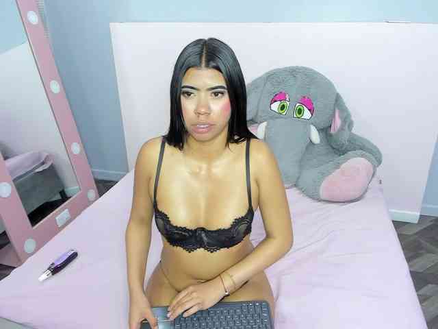Michelle-Vixen webcam