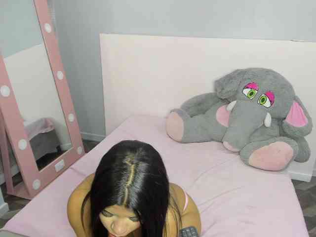 Michelle-Vixen webcam