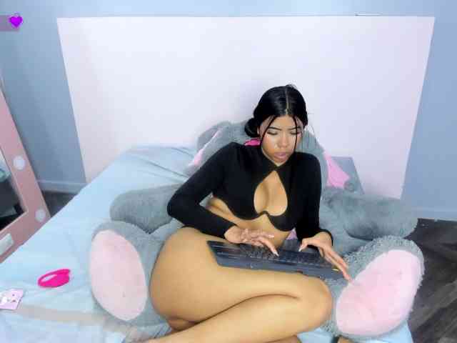 Michelle-Vixen webcam