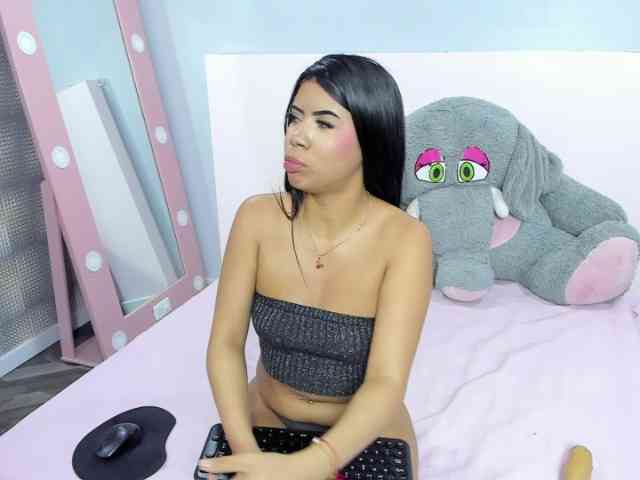 Michelle-Vixen webcam