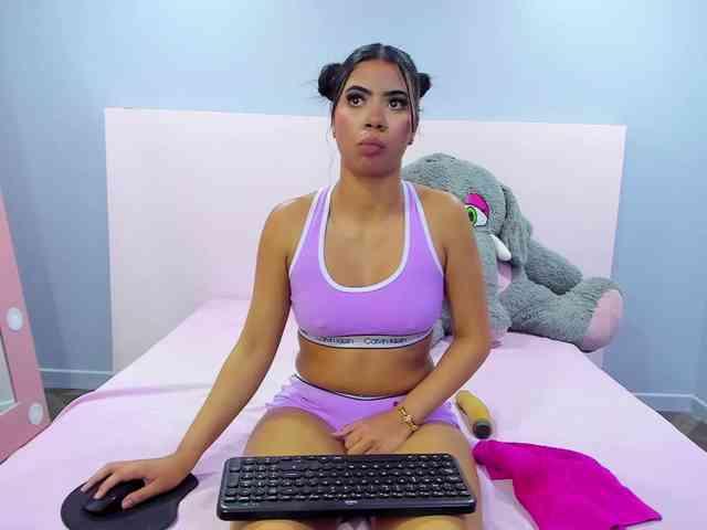Michelle-Vixen webcam