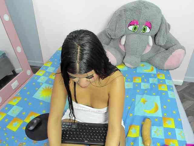 Michelle-Vixen webcam