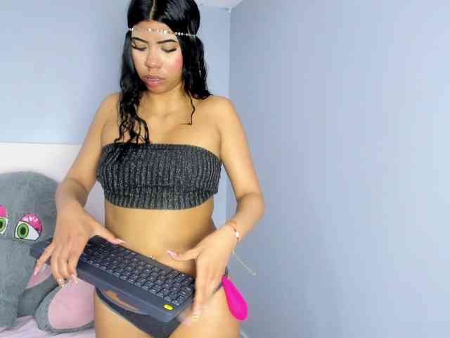 Michelle-Vixen webcam