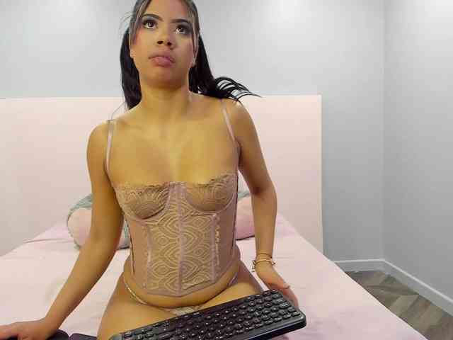 Michelle-Vixen webcam