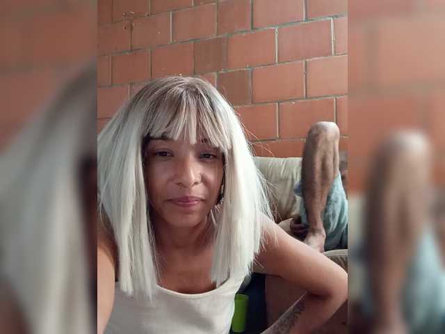 Junioryteresa live cam on BongaCams