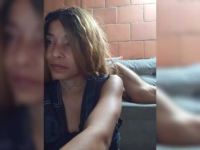 Junioryteresa live cam on BongaCams