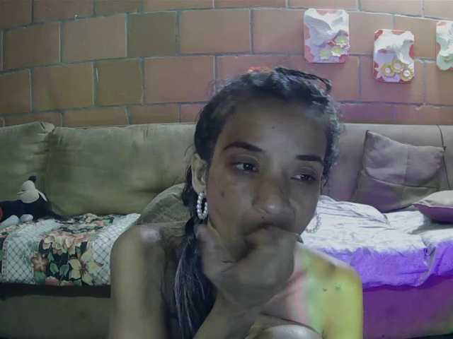 Junioryteresa live cam on BongaCams