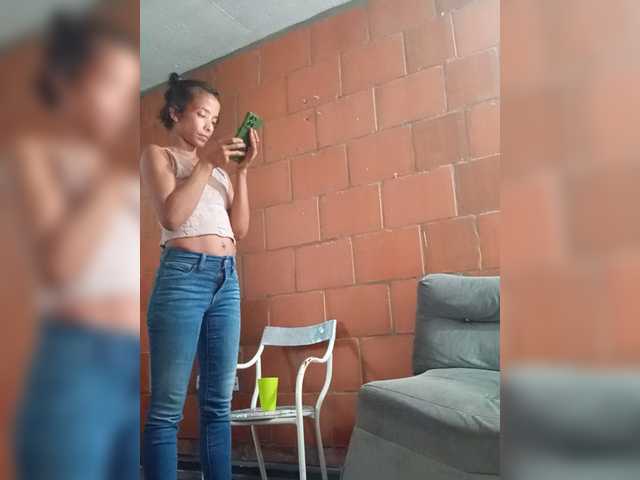 Junioryteresa live cam on BongaCams