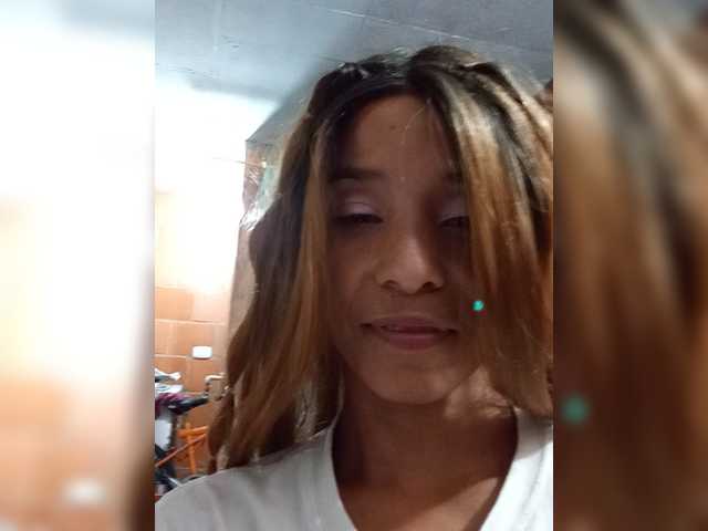 Junioryteresa live cam on BongaCams
