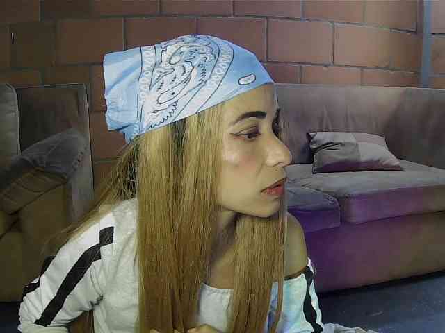 Model: Junioryteresa