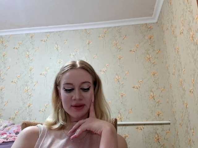 linafinay live cam on BongaCams
