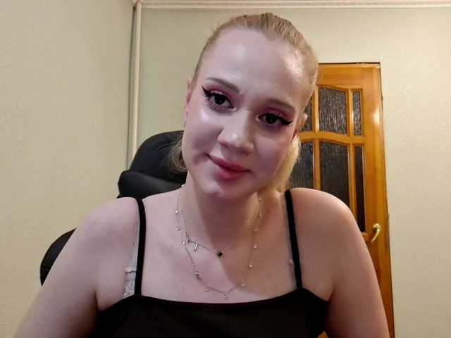 linafinay live cam on BongaCams
