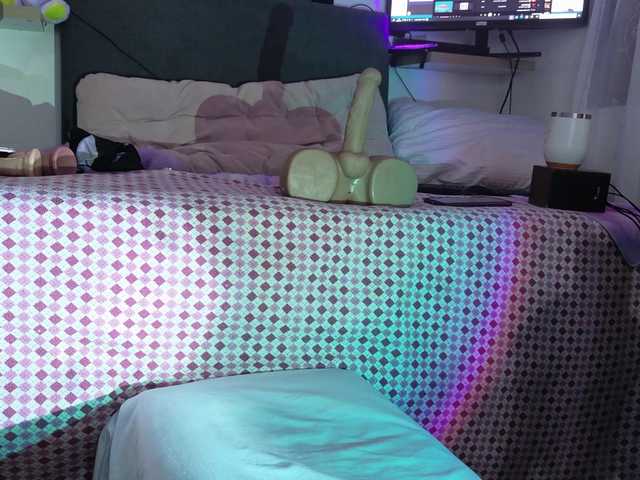 AdeleGreyhot live cam preview