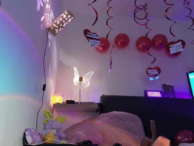 AdeleGreyhot live cam on BongaCams