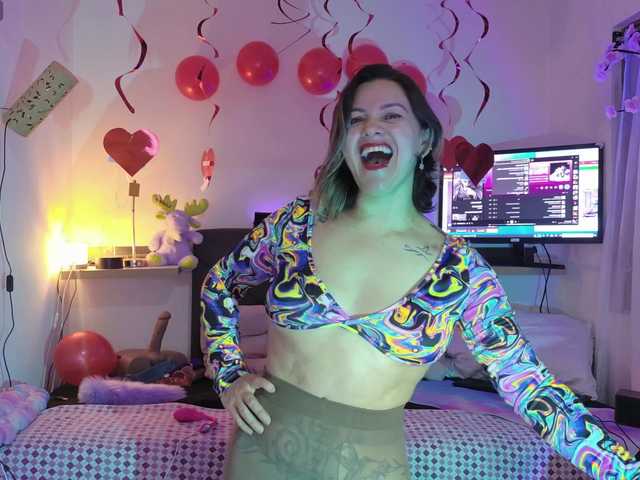 AdeleGreyhot live cam preview