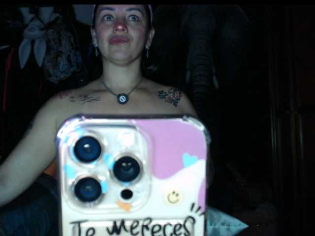 AdeleGreyhot live cam preview