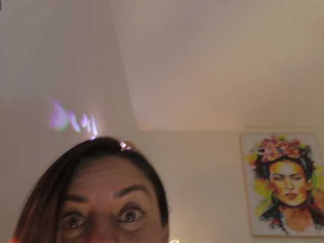 AdeleGreyhot live cam on BongaCams