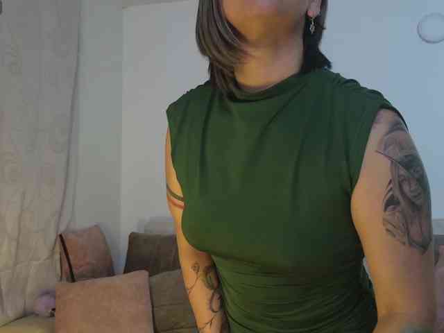 AdeleGreyhot webcam