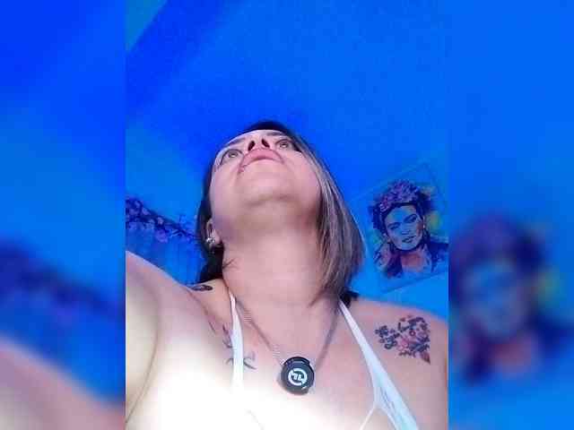AdeleGreyhot webcam
