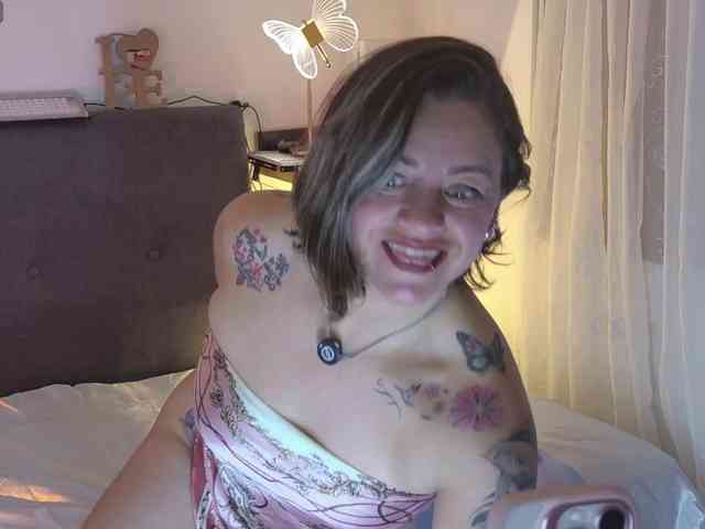 AdeleGreyhot webcam