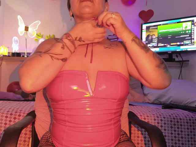 AdeleGreyhot webcam