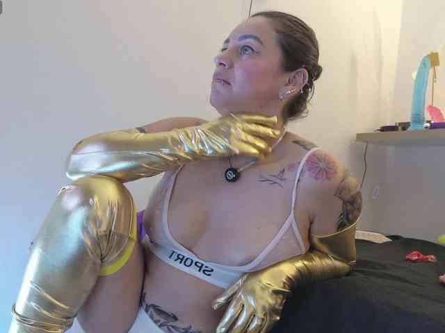 AdeleGreyhot webcam