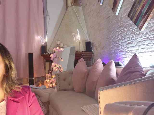 AdeleGreyhot webcam