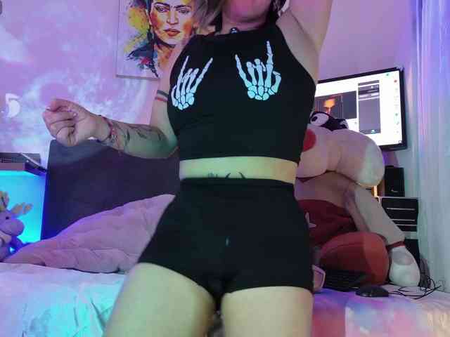 AdeleGreyhot webcam