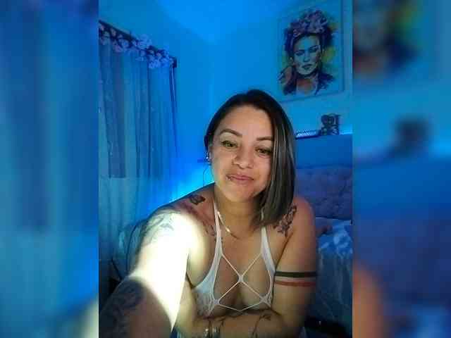 AdeleGreyhot webcam