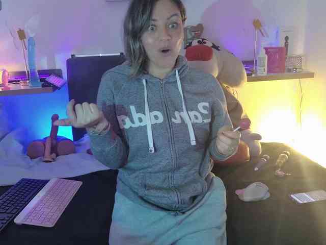 AdeleGreyhot webcam