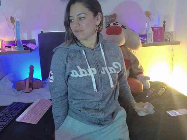 Modelo: AdeleGreyhot