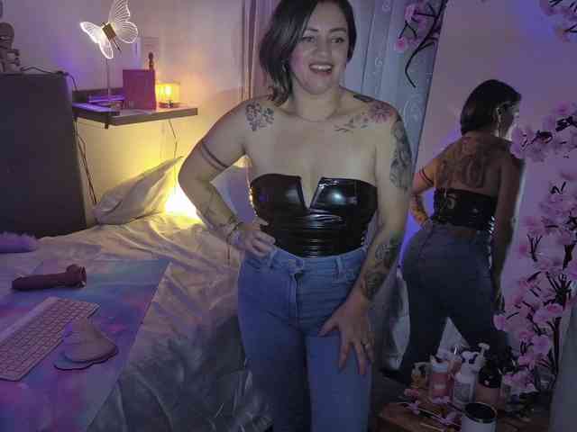 AdeleGreyhot webcam