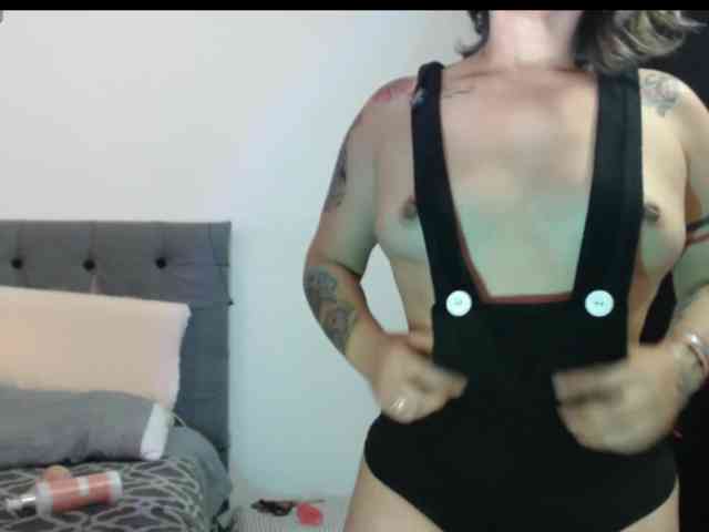 AdeleGreyhot webcam