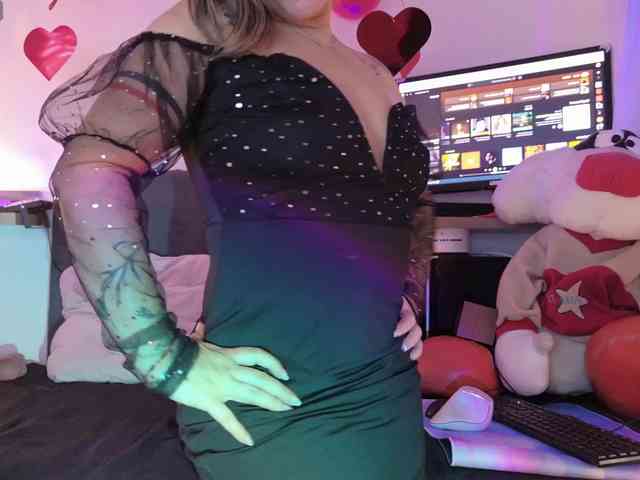 AdeleGreyhot AdeleGreyhot