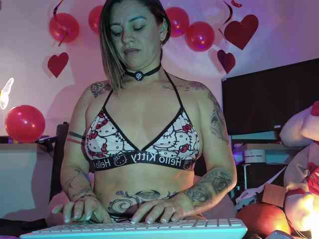 Modelo: AdeleGreyhot