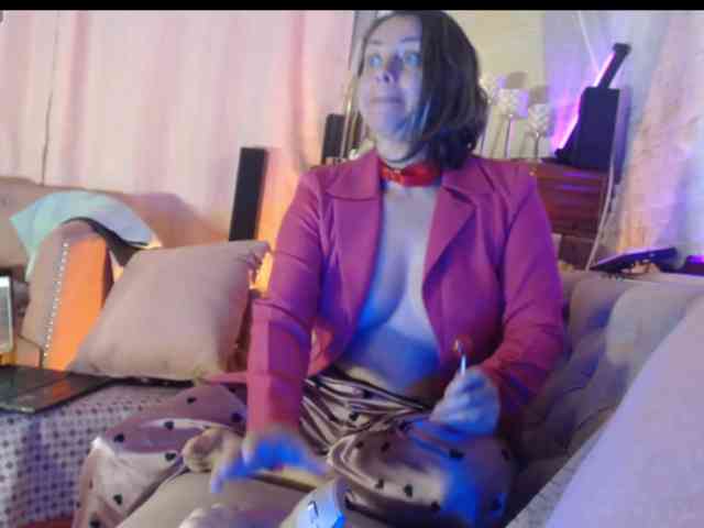 Modelo: AdeleGreyhot