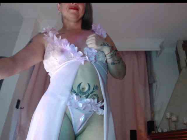AdeleGreyhot webcam
