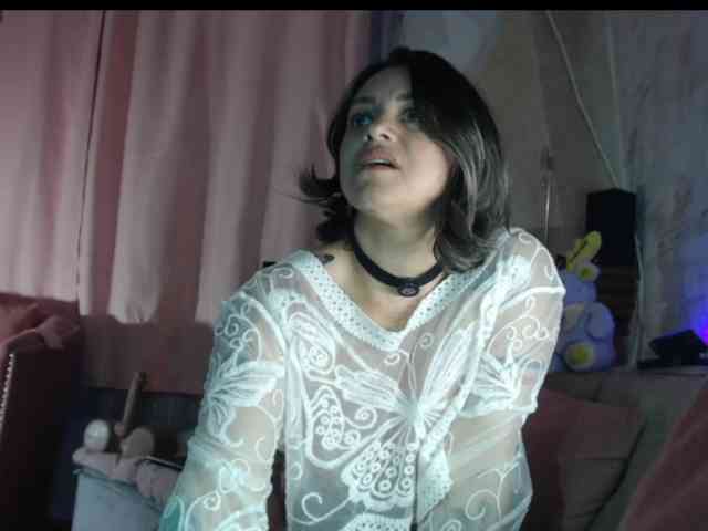 AdeleGreyhot webcam