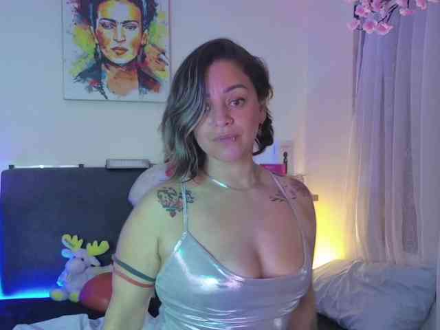 AdeleGreyhot webcam