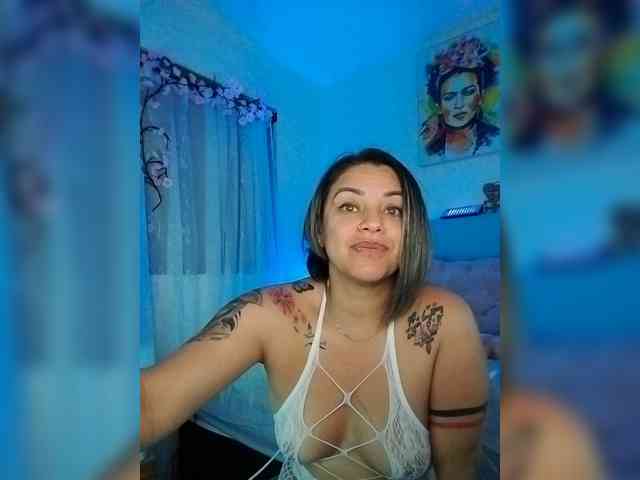 AdeleGreyhot webcam