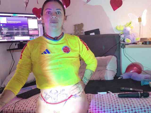 AdeleGreyhot webcam