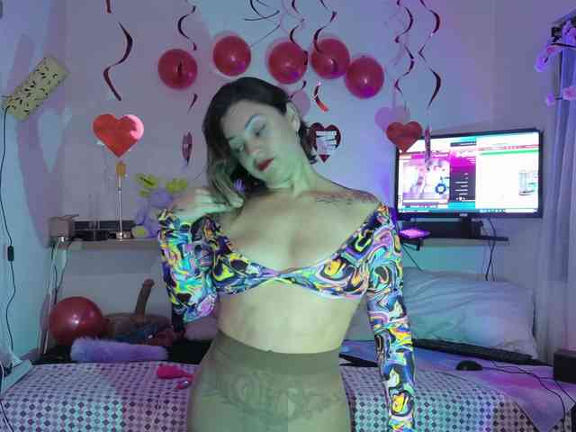 AdeleGreyhot webcam