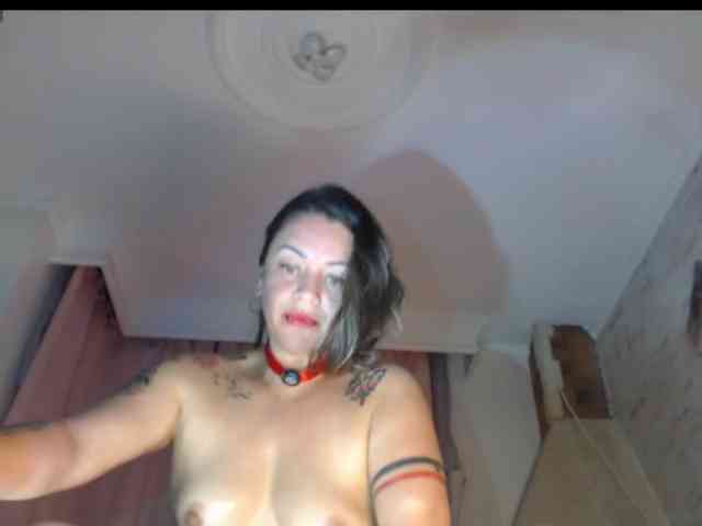 Modelo: AdeleGreyhot