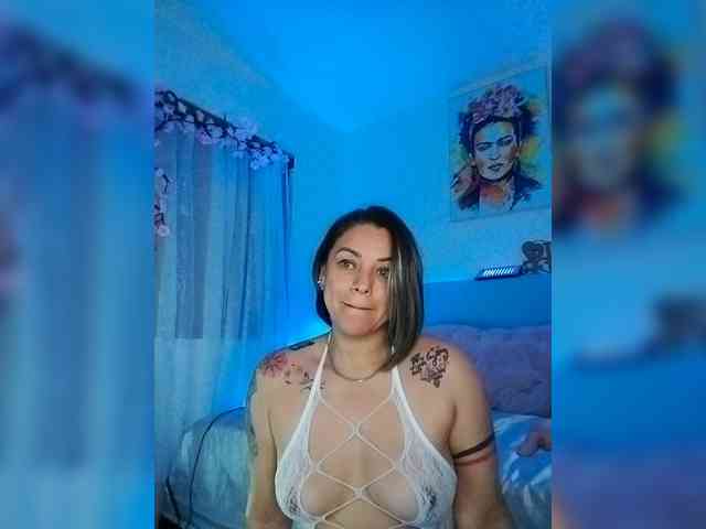 AdeleGreyhot webcam