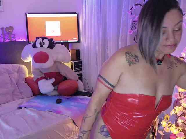 Modelo: AdeleGreyhot